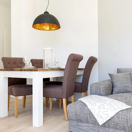 Ferienwohnung Ruegen, Ostseebad Sellin, Villa Wiederkehr *